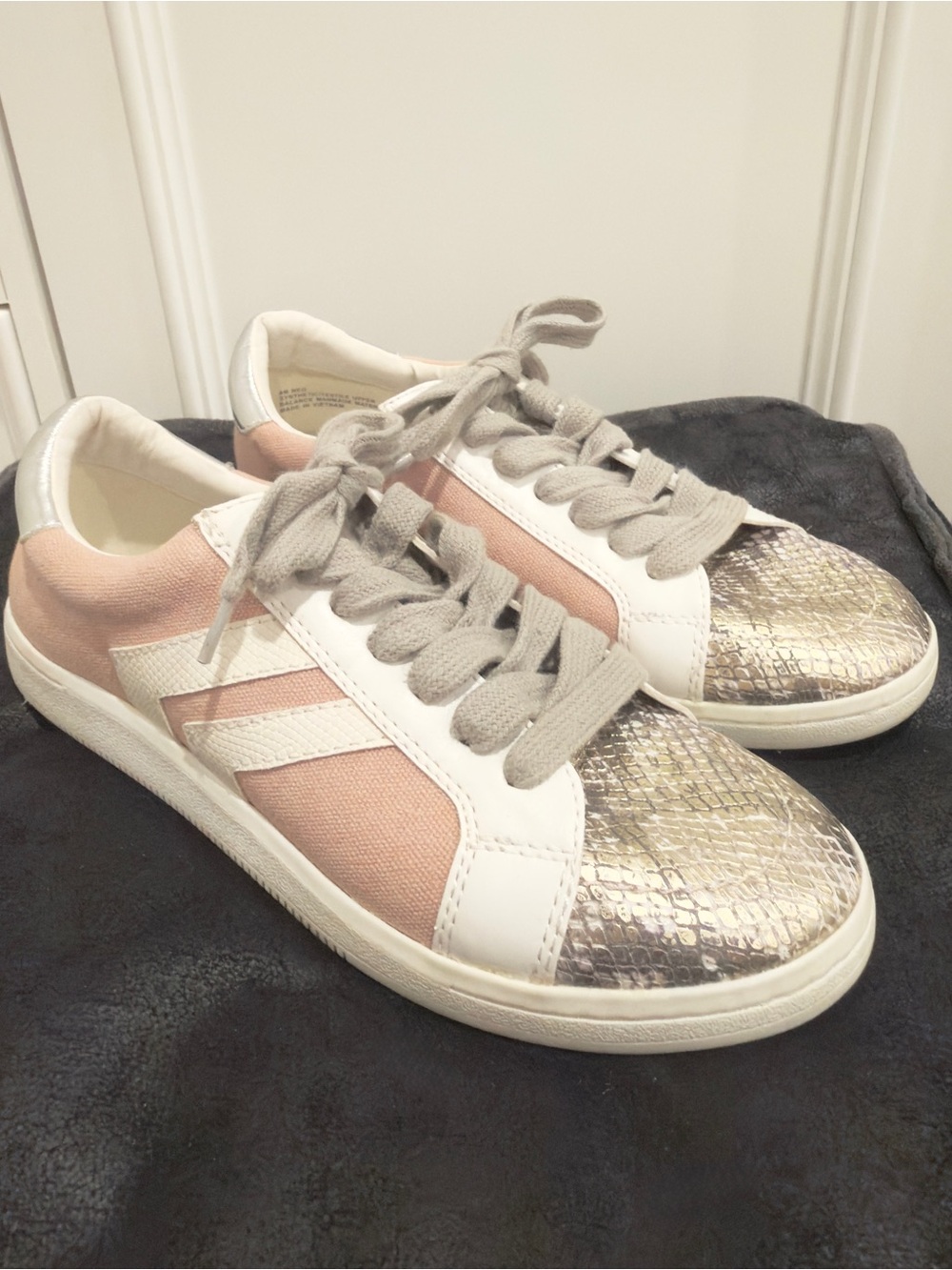 🩷 Dolce Vita Neo Blush Pink & Metallic Silver Snake Print Sneakers